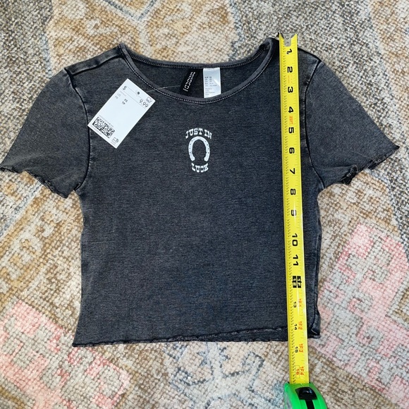 NWT gray baby tee size XS “Just in luck” 🍀🐴 H&M - Picture 2 of 4